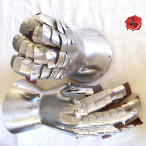 Gauntlets | 14th C.