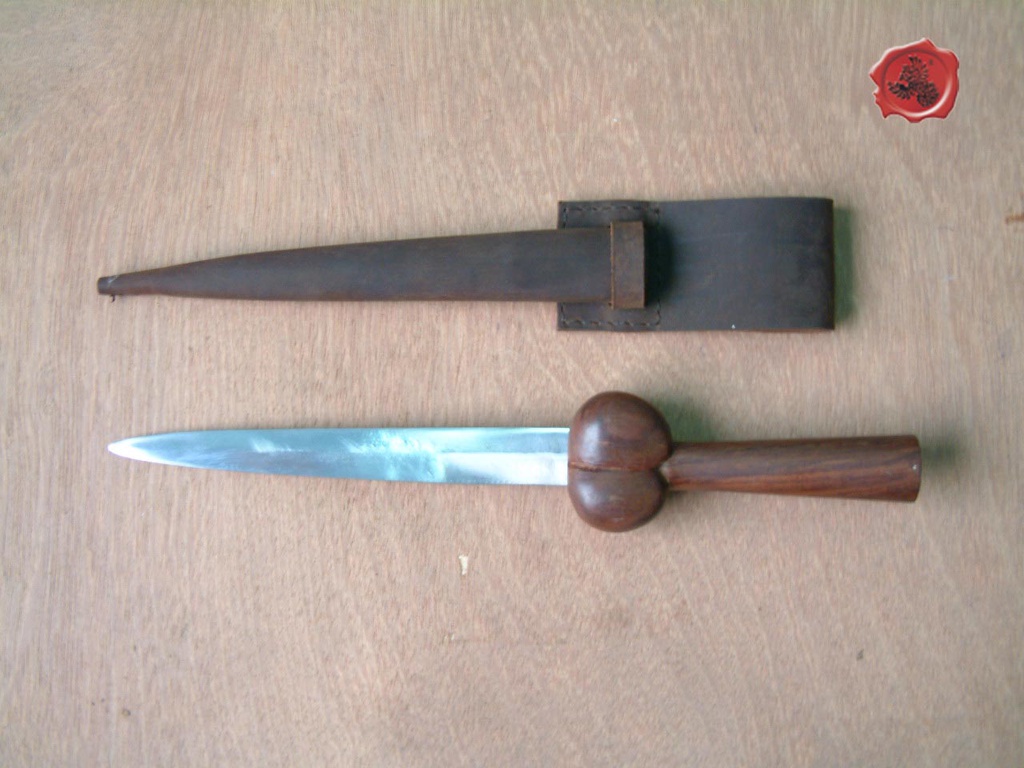 Light Bollock Dagger