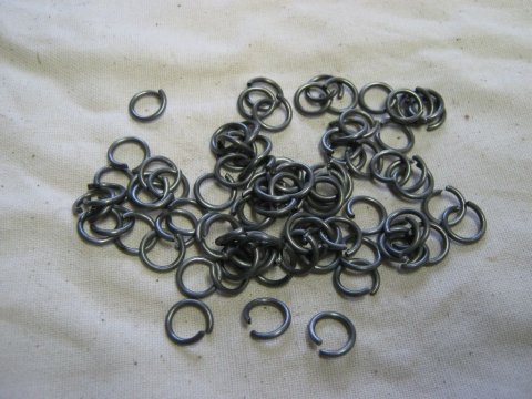 [B-LR-8] Round Rings - Flat rings with Wedge rivets 